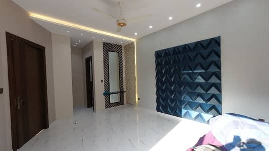 1 Kanal House Available For Sale In E-11/3