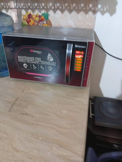 microwave oven
