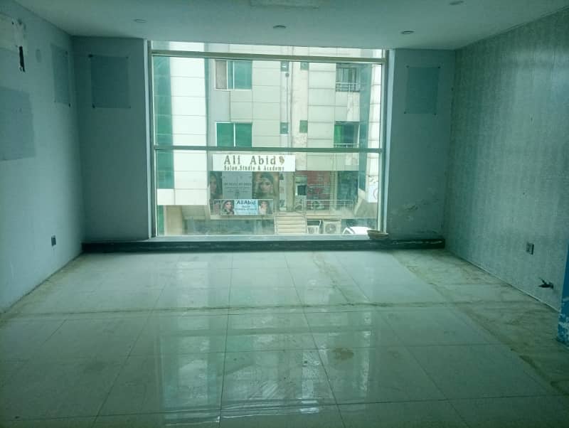 E 11/3 multi corner space available 6