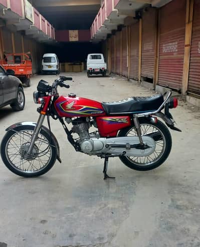 Honda bike 125 cc03251410662 urgent for sale model 2017