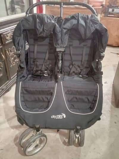 twins Storller