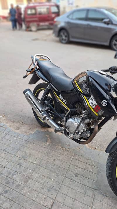 Yamaha YBR 125G 9/10( Army officer used)