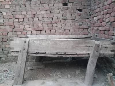 پیور لکڑی کی کھرلی