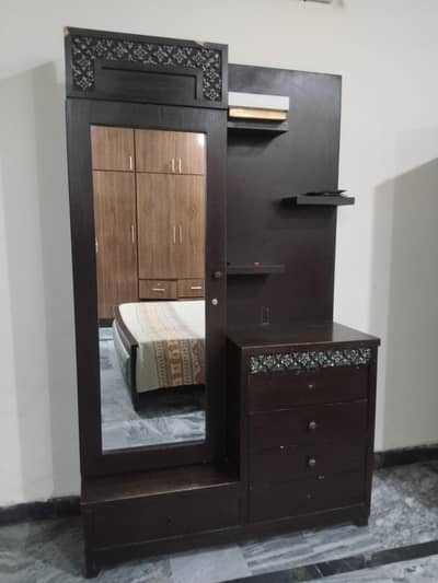 dressing table