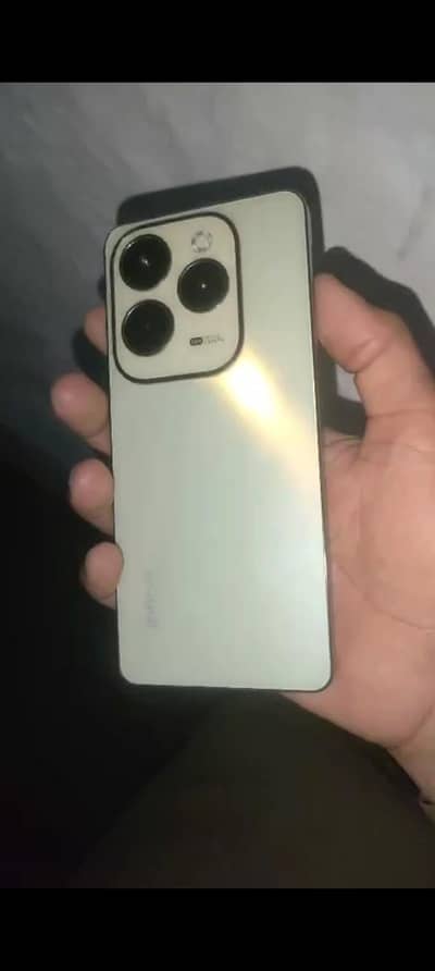 INFINIX HOT 40 8/259 WITH BOX & CHARGER