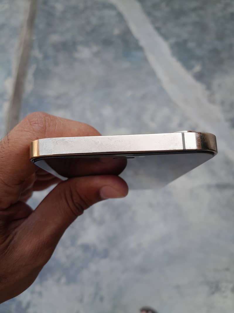 Iphone 12 pro max 5