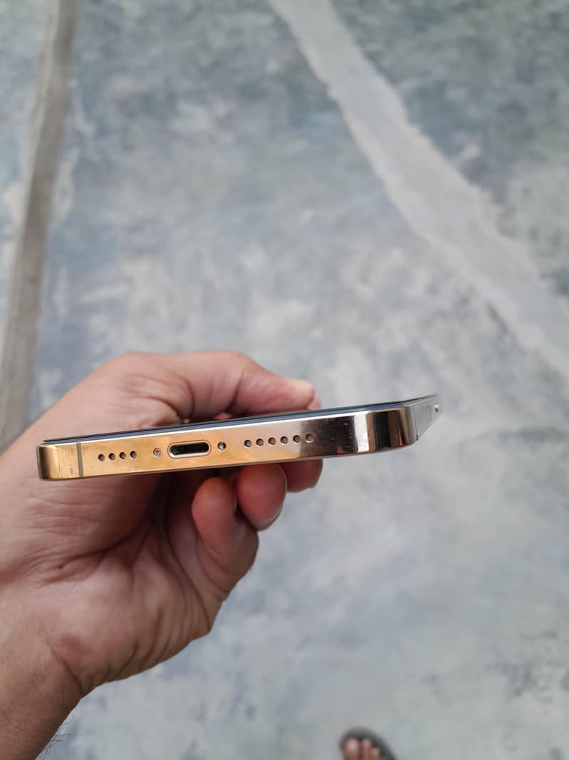 Iphone 12 pro max 7