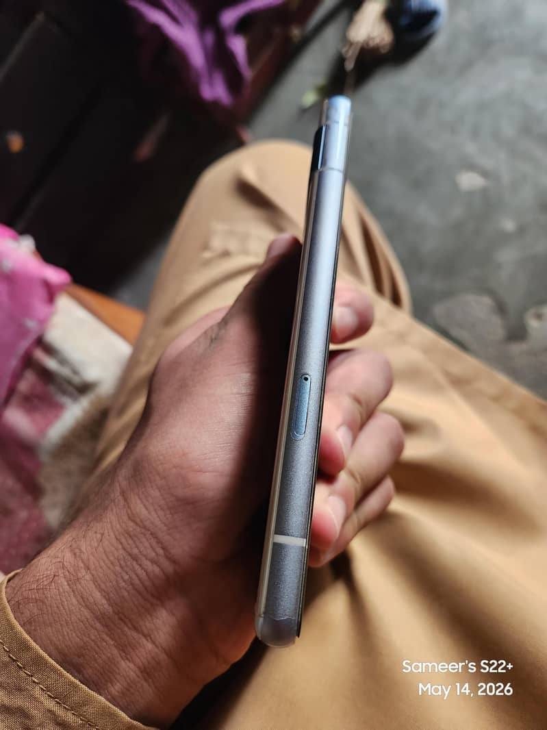 Google pixel 7a 4