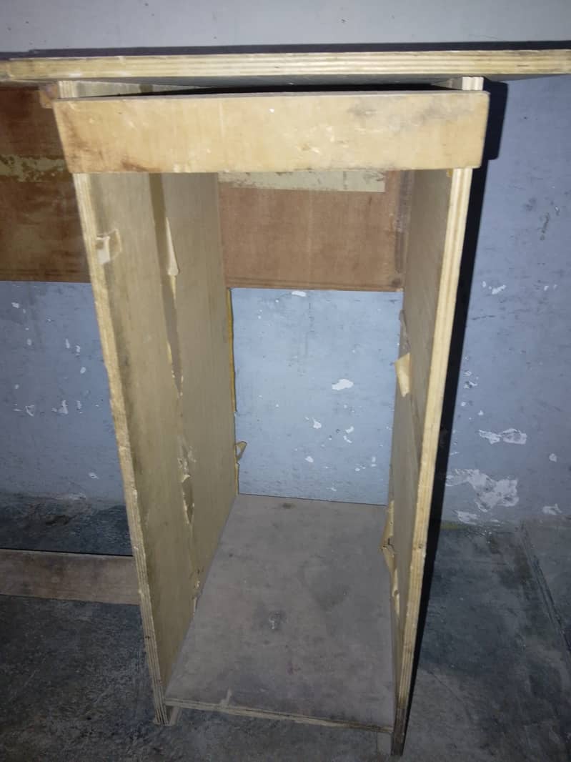 Computer table condition 10/8 0