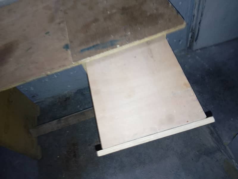 Computer table condition 10/8 1