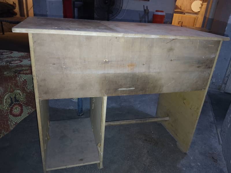 Computer table condition 10/8 2