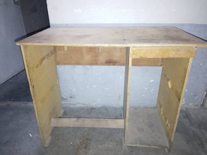 Computer table condition 10/8 5