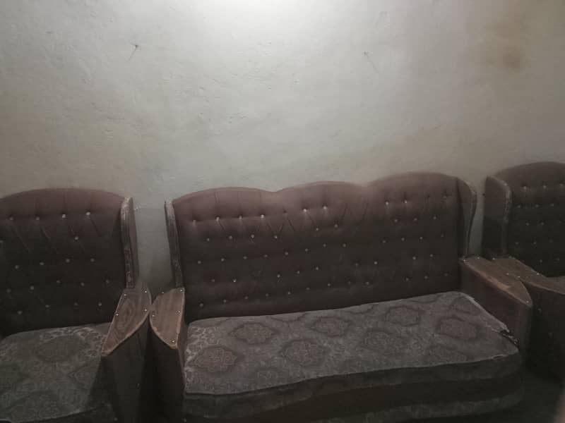 Sofa Set  Good Condition 2