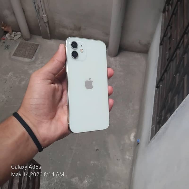 iphone 12 4