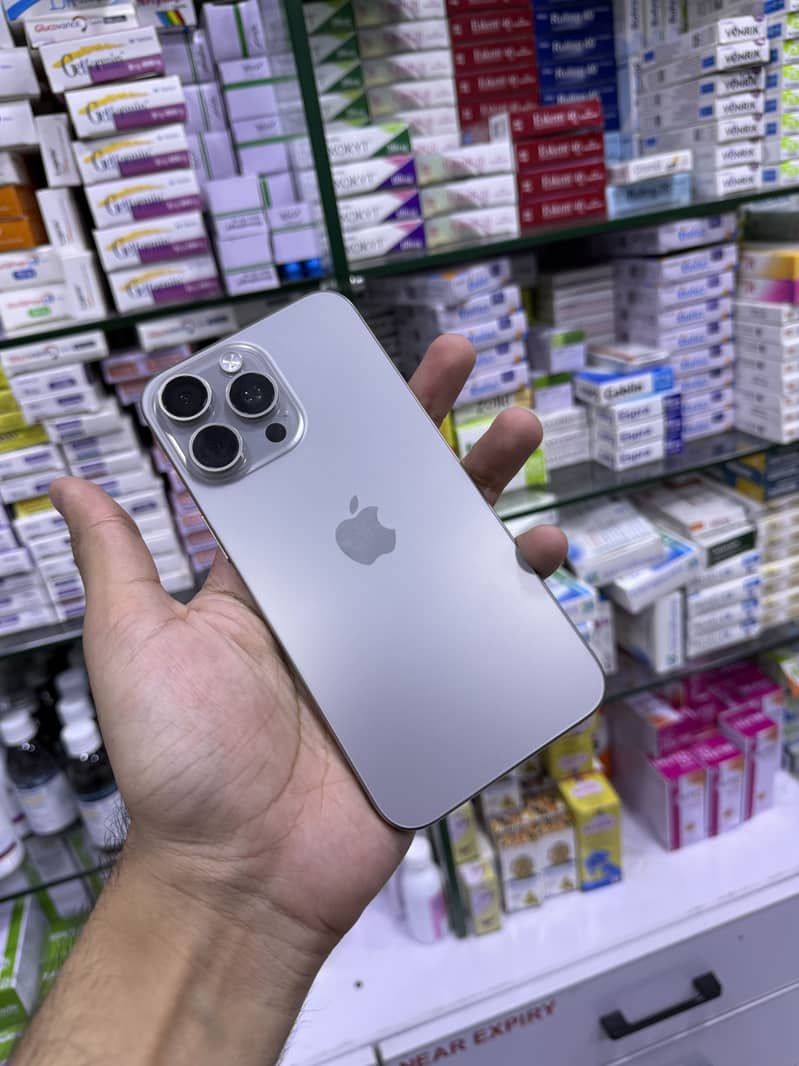 Iphone 15 pro max 3