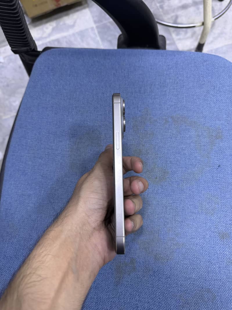 Iphone 15 pro max 6
