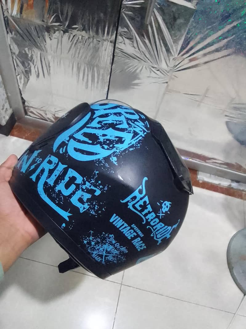VECTOR STYLISH HELMET 1