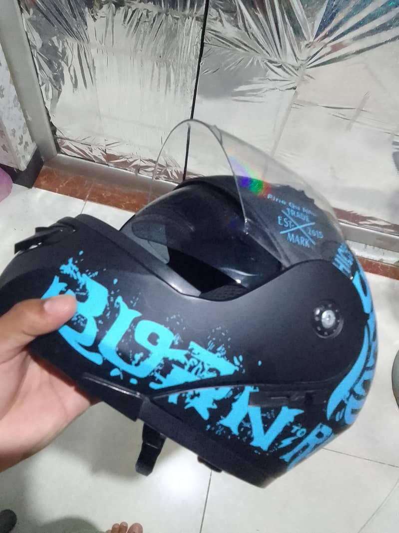 VECTOR STYLISH HELMET 3