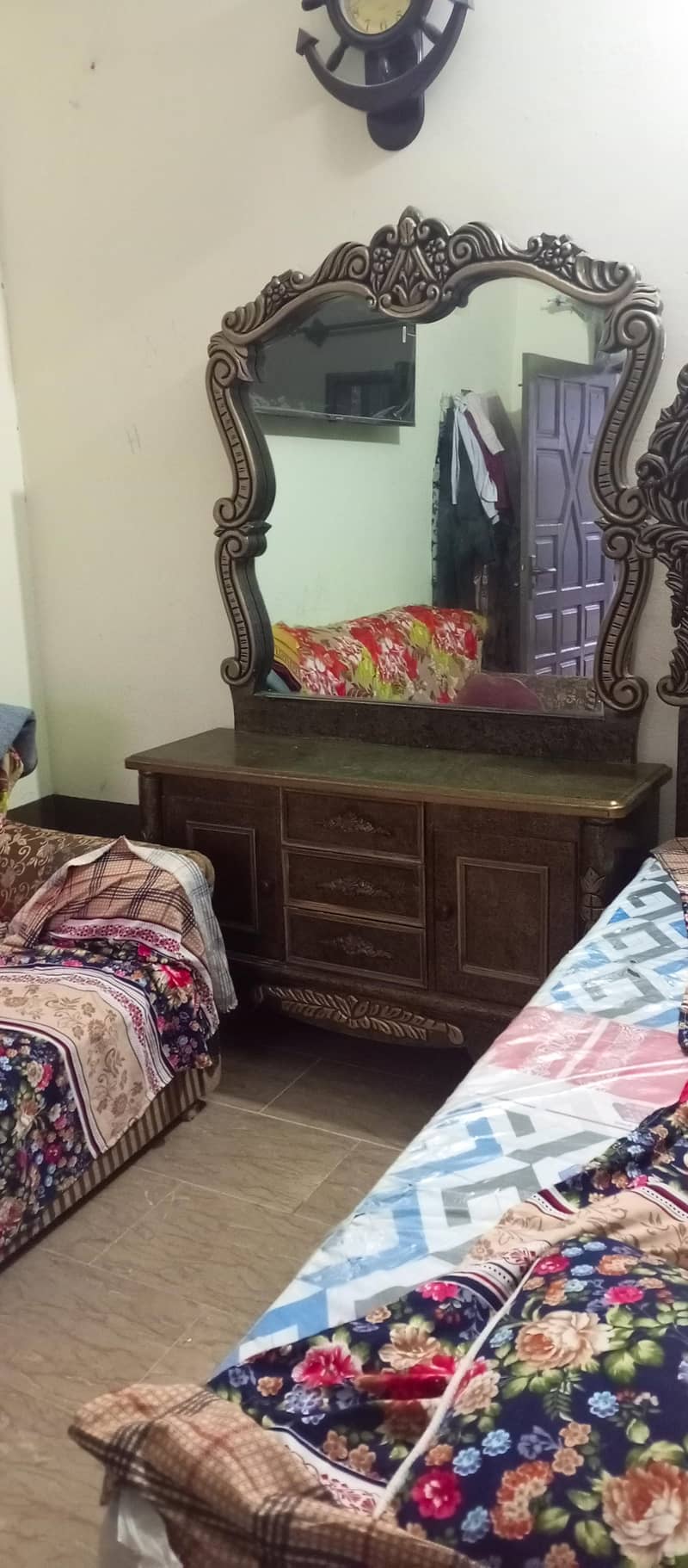bed dressing table 5