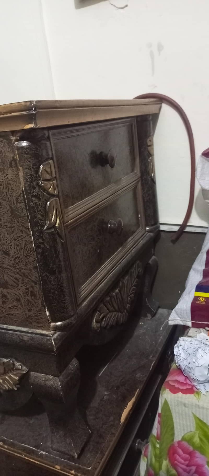 bed dressing table 6