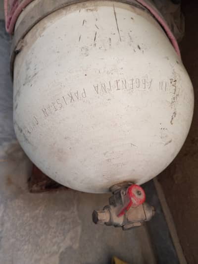 CNG cylinder with toolkit