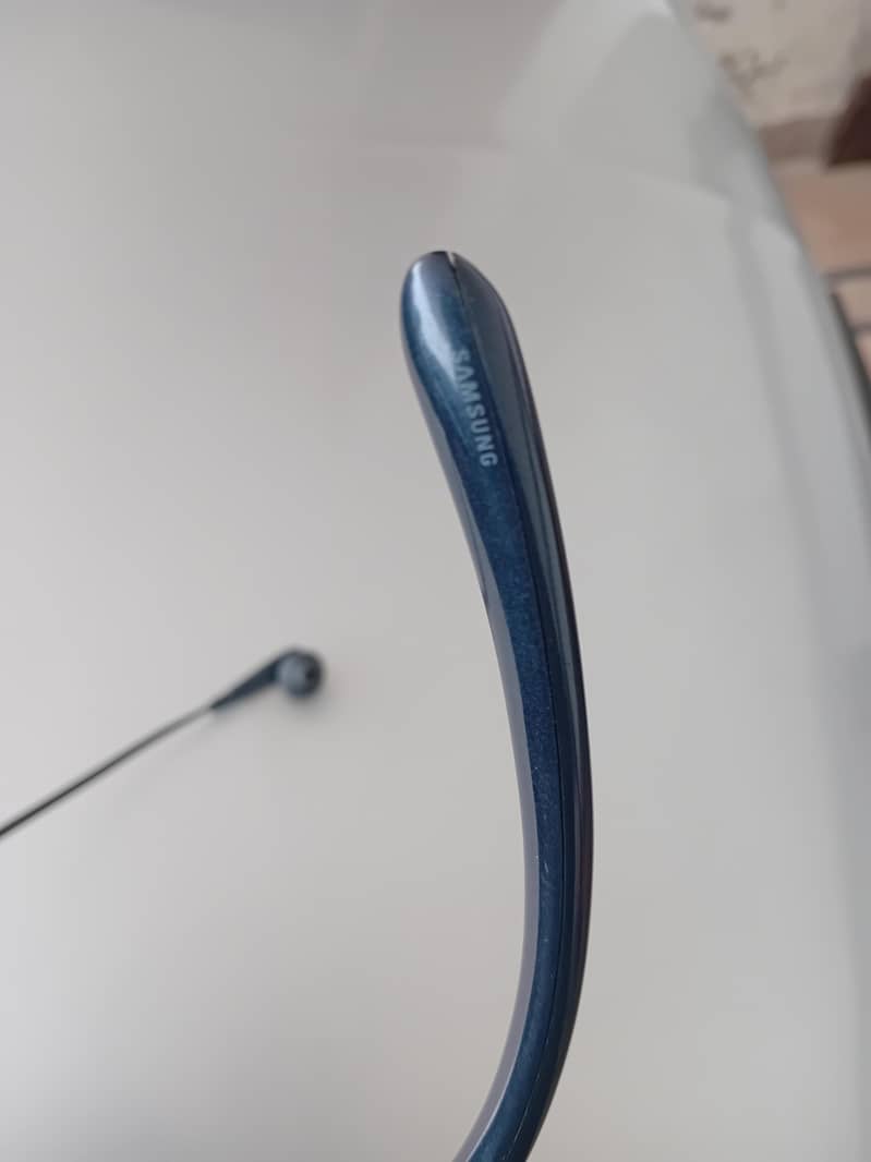 Samsung Level U 4