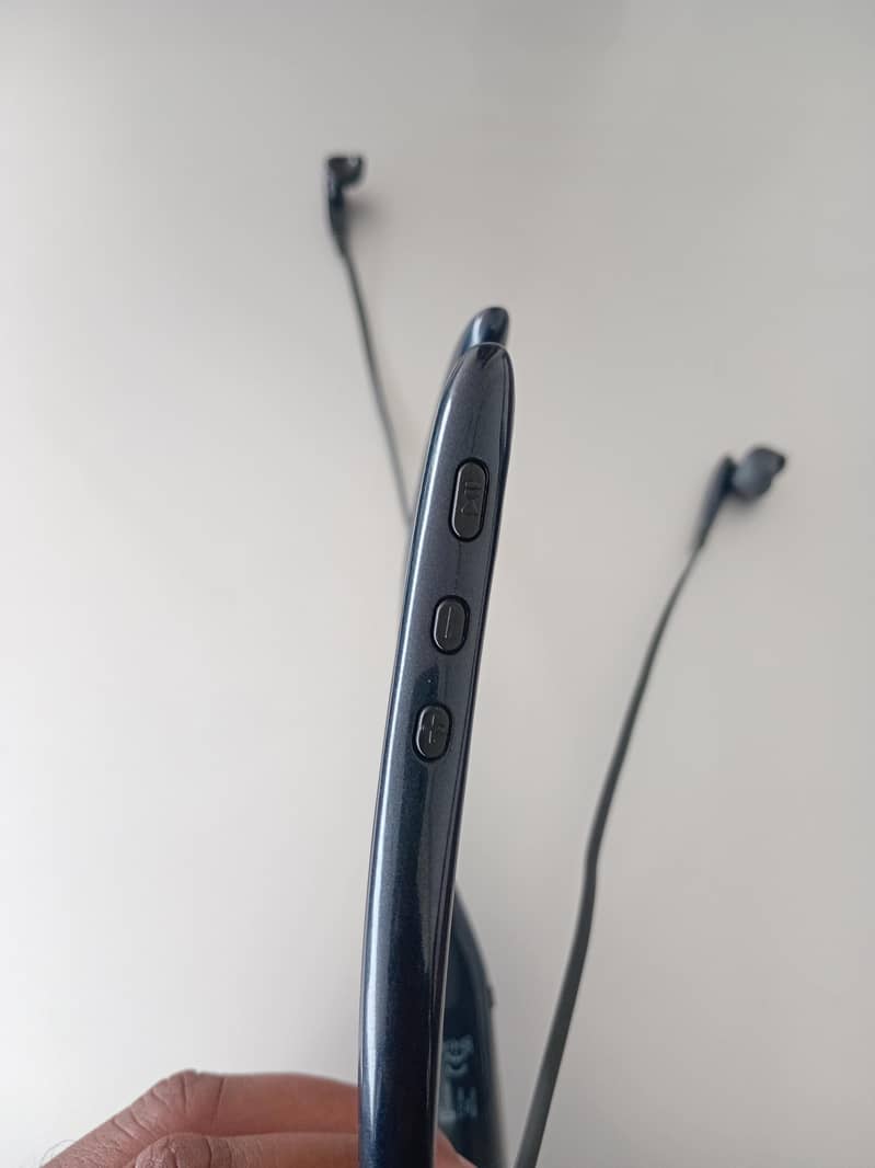 Samsung Level U 5