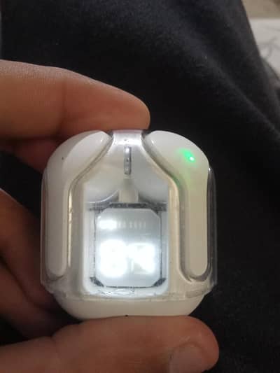 Air 31 ear buds 10/8 condition