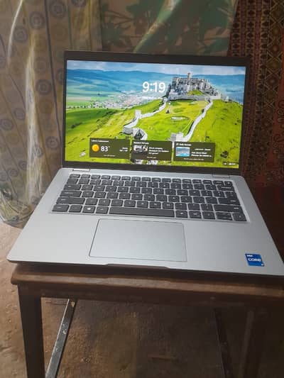 Selling my dell laptop i7 11th gen 8gb