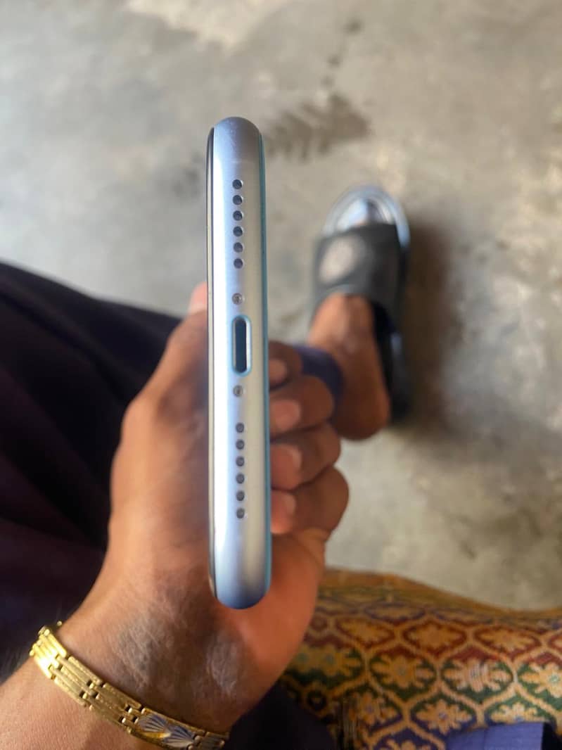 iphone xr 1