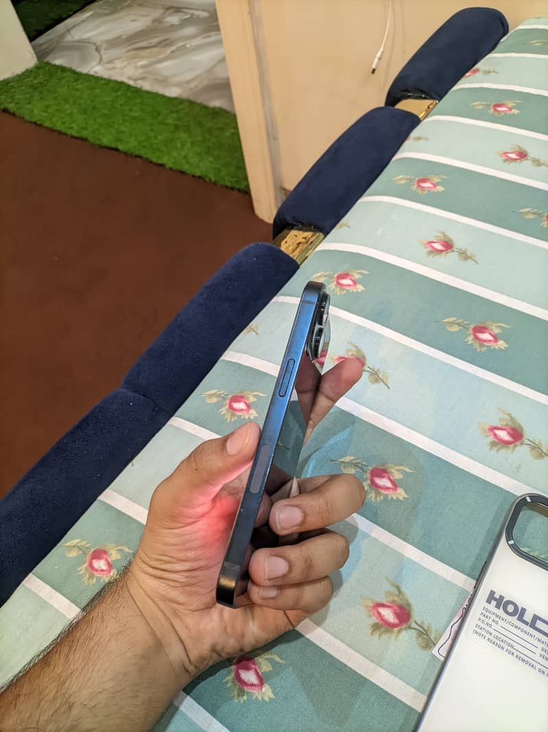 iPhone 13 2