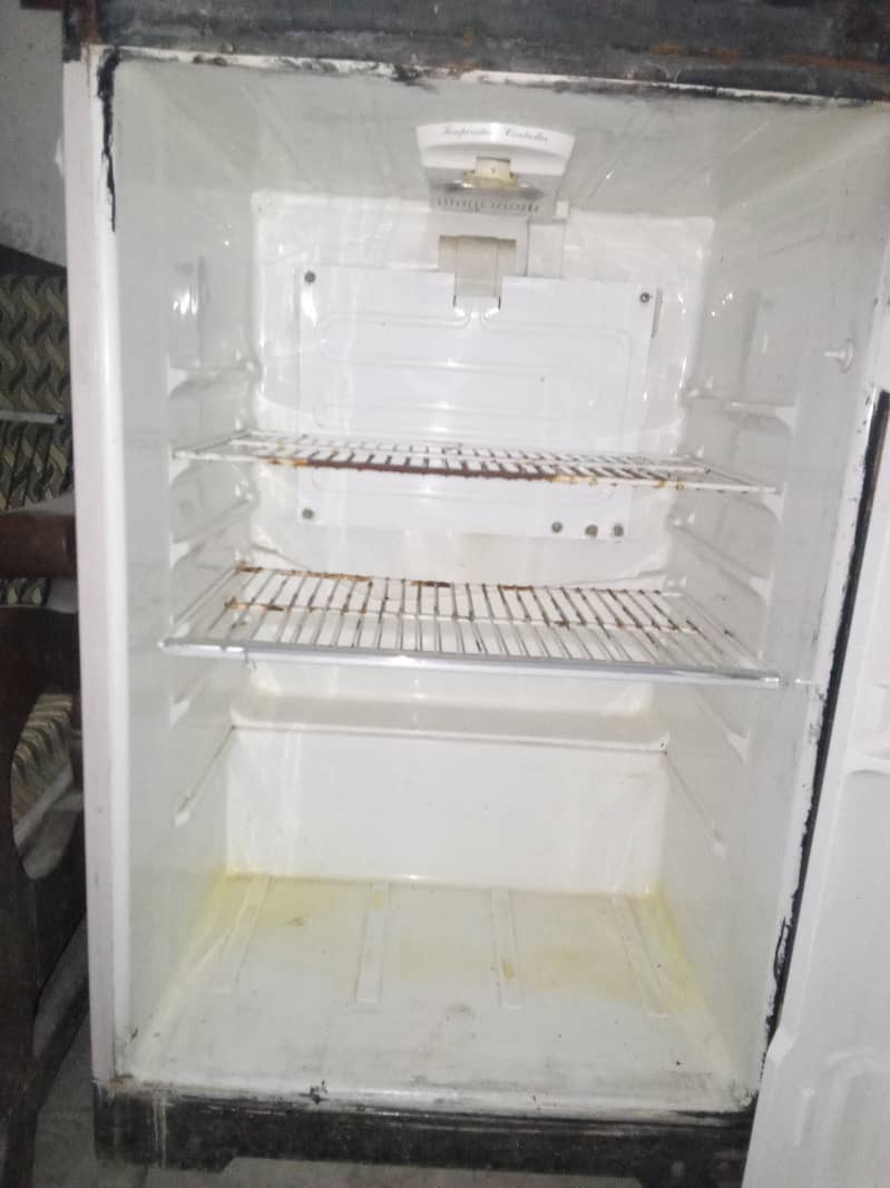 Refrigerator 1