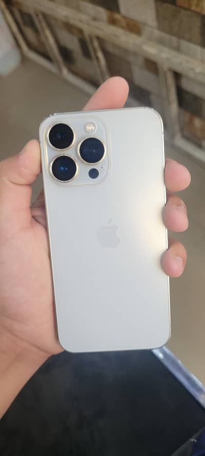 apple i phone 13 pro battery 87