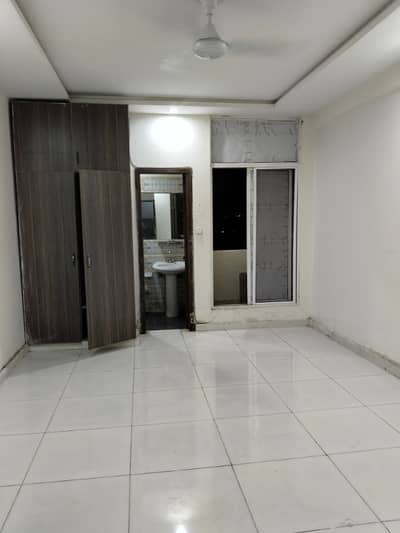 Studeo unfurnished flat available for rent in E11 2