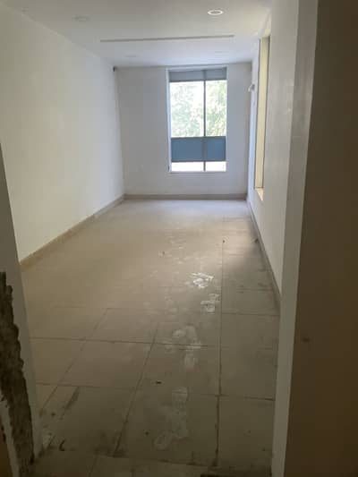 2 Kanal Double Storey 14000 SQfT Building Available For Rent