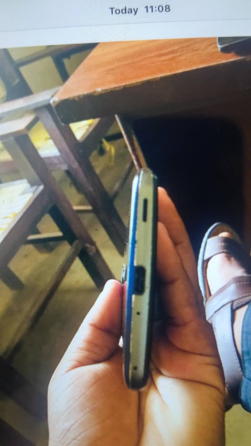 Sharp Aquos Zero 2 0