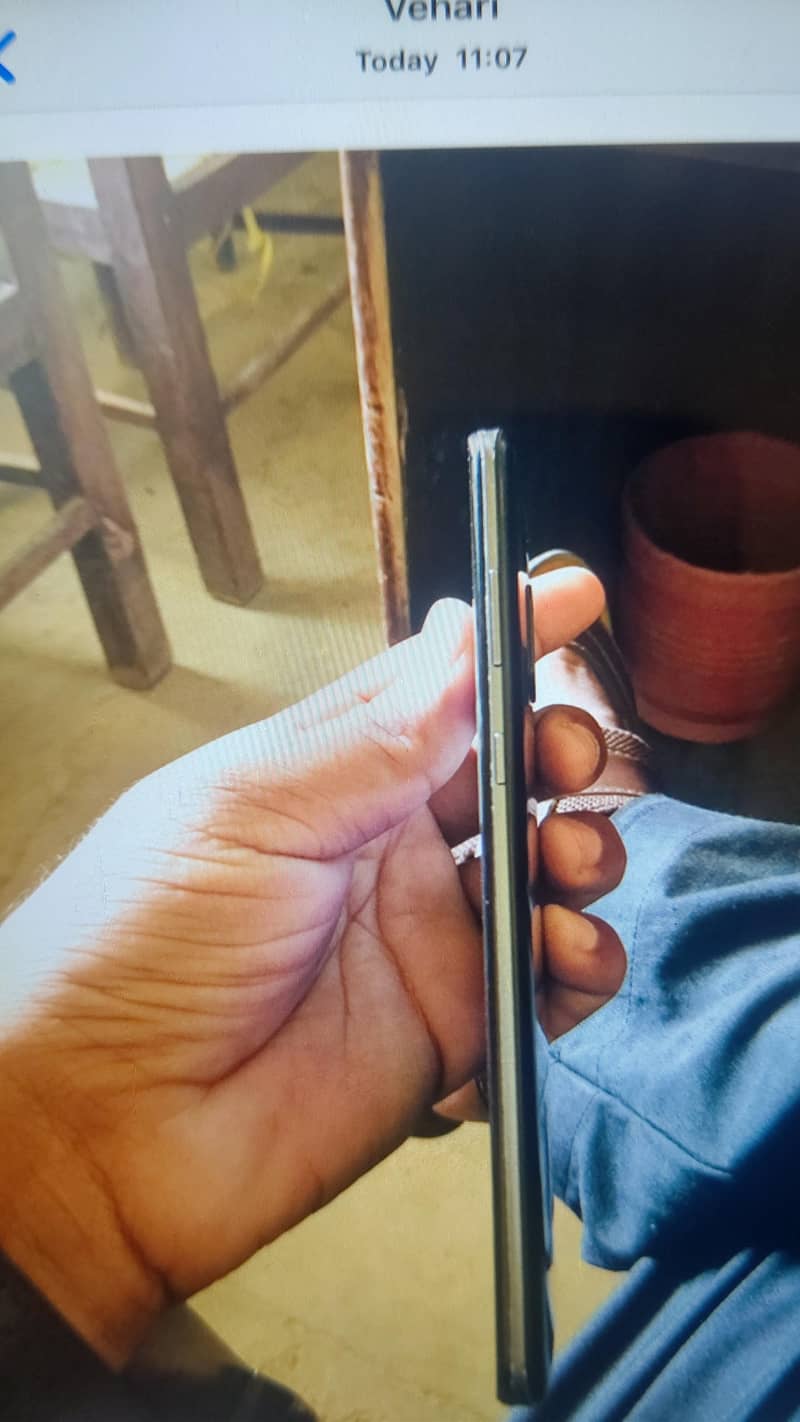 Sharp Aquos Zero 2 1
