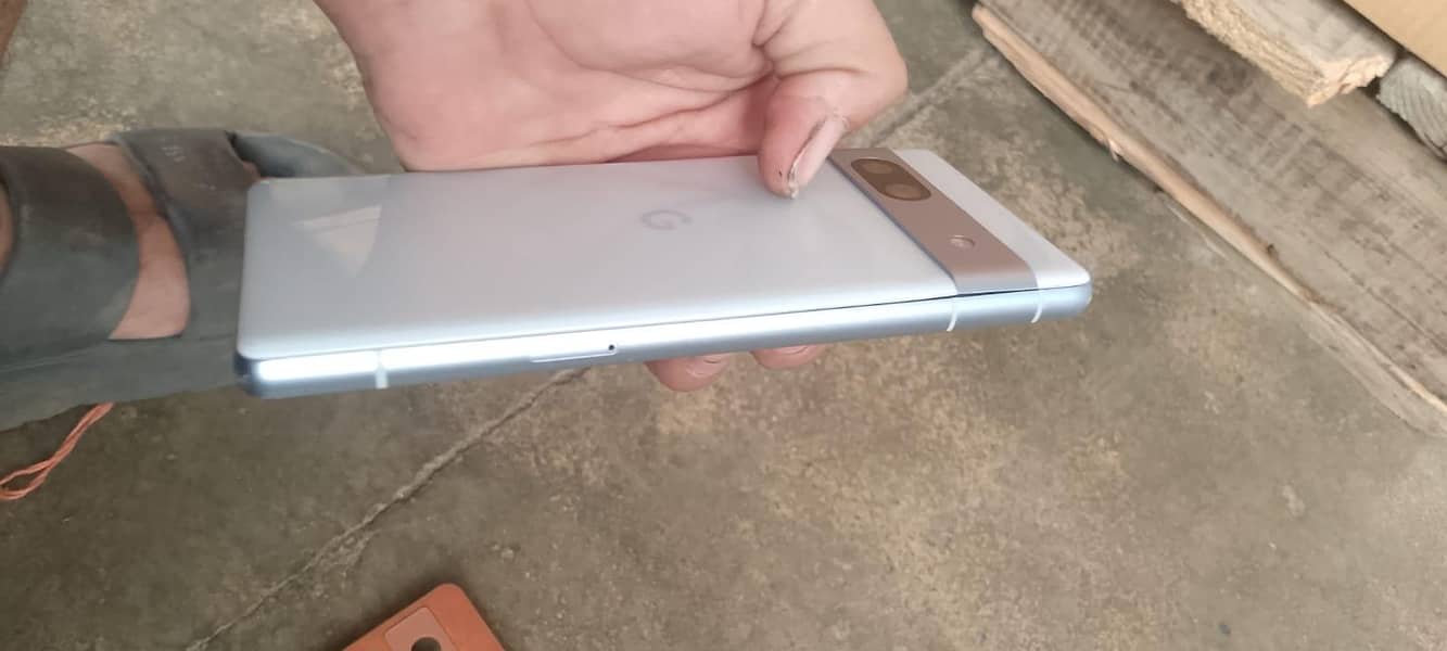 Google pixel 7a 4