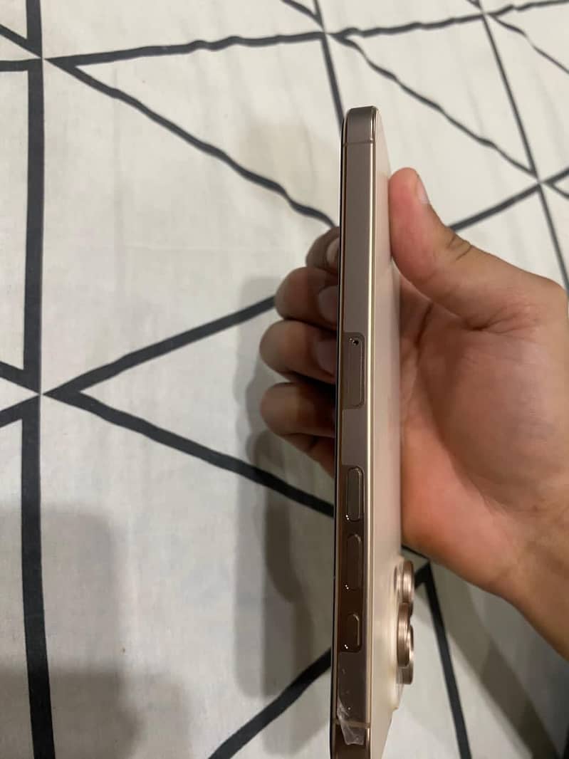 iPhone 16 pro max 0