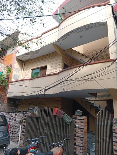 House for Sale in i-10/1 (25x40)