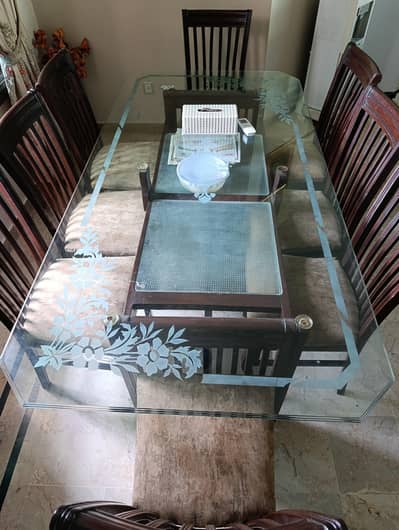 8 Seater Dinning table