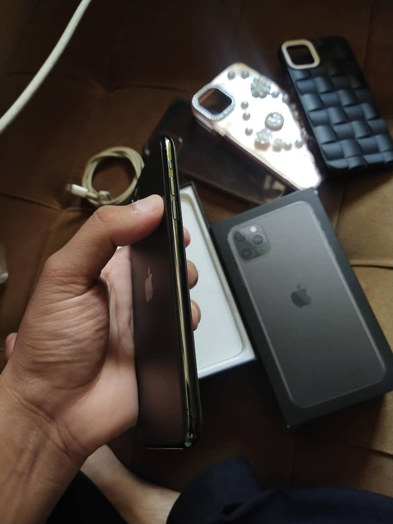 iphone 11 pro max 5