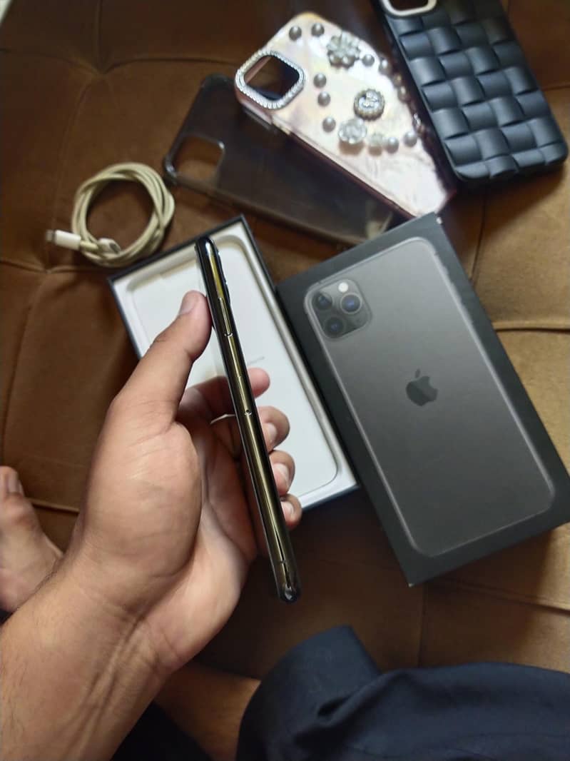 iphone 11 pro max 6