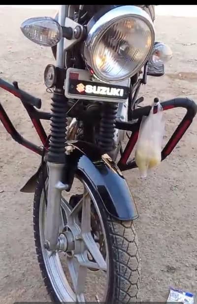 Suzuki Gs 150 SE contact 03070201286