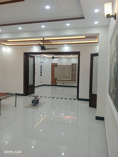 1 kanal full house for sale barnd new house good lactation
