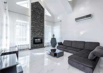 Ready To sale A Flat 500 Square Feet In Bahria Town - Sector E Lahore
