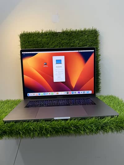 Apple MacBook Pro 2018 15 Inch i7 16 256 Gb SSD Heavy Editing US Stock