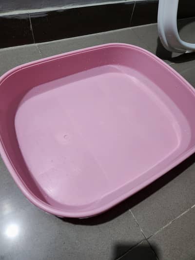 cat litter tray with a matching scooper.