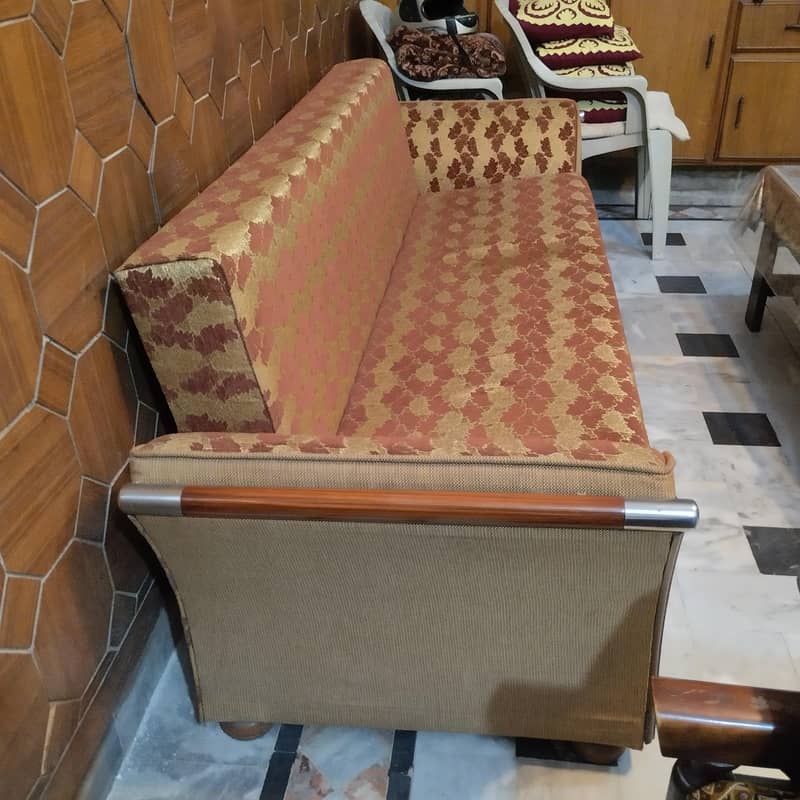 Sofa combed 2, or washing machine 3