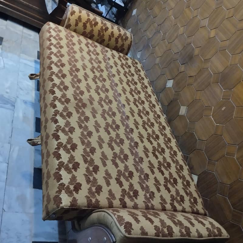 Sofa combed 2, or washing machine 4